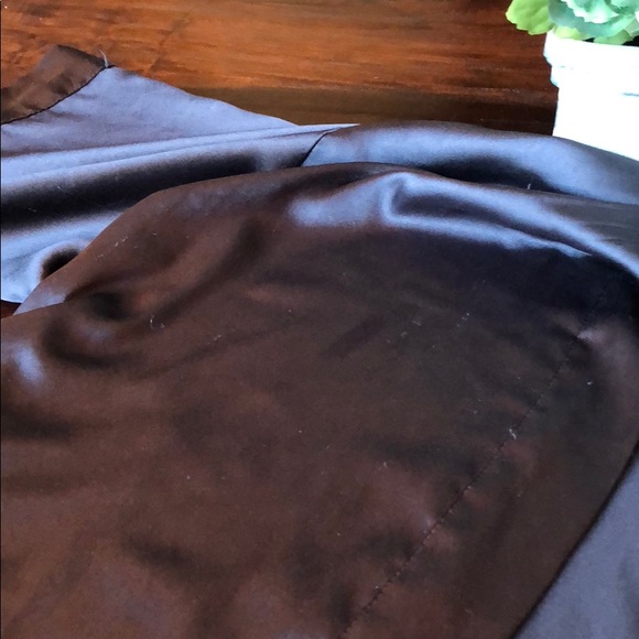 VS Robe - Picture 3 of 3